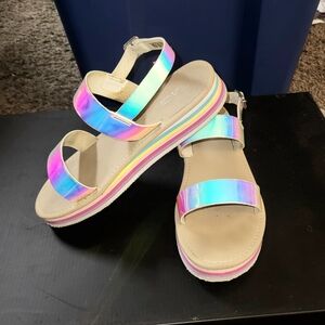 The Children's Place Iridescent Platform Sandals Youth Size 6